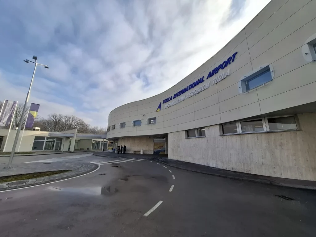 how to get to Bosnia Sarajevo airport arrival 2026 Tuzla Airport TZL Wizz Air Bosnia bu dget flights how to get to Bosnia Sarajevo airport arrival 2026